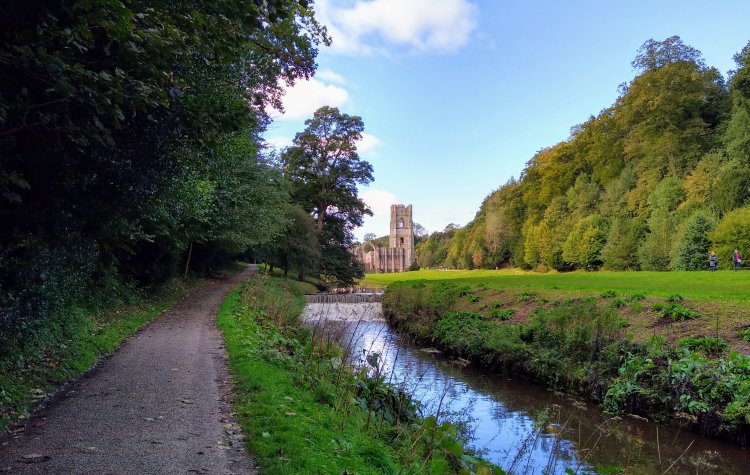 Fountains Abbey - Track along the River Skell to Fountains Abbey Track along the River Skell to Fountains Abbey