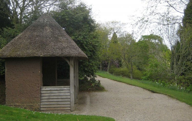 Lanhydrock - Thatched shelter in the garden Thatched shelter in the garden