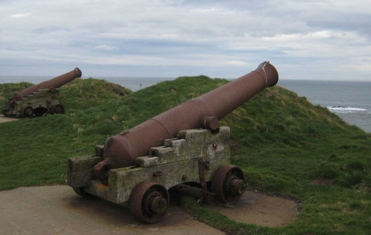 Eyemouth - Cannons at Eyemouth Harbour Cannons at Eyemouth Harbour