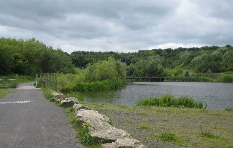 Path along the lake at Watergate