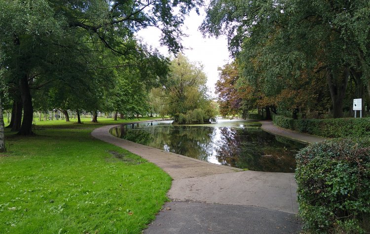 York - Small lake in Rowntree Park Small lake in Rowntree Park