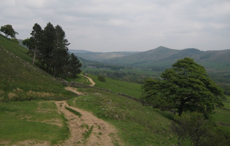 Pennine Way path back to Edale Station