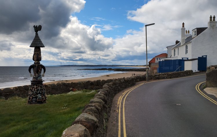 Leven to St Monans - Totem at Lower Largo Totem at Lower Largo