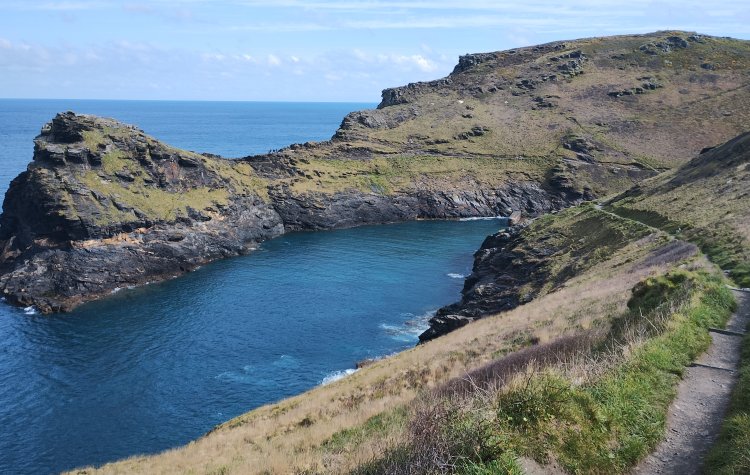 Boscastle to Tintagel - Coastal Path leaving Boscastle Harbour Coastal Path leaving Boscastle Harbour