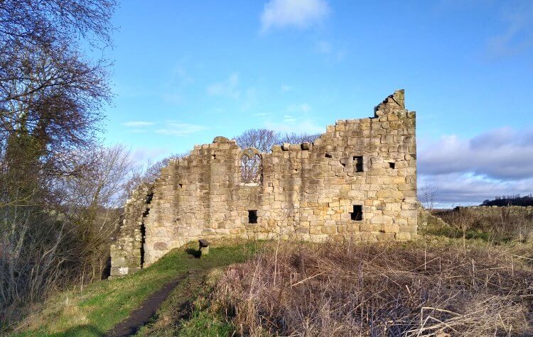 Hollinside Manor ruin